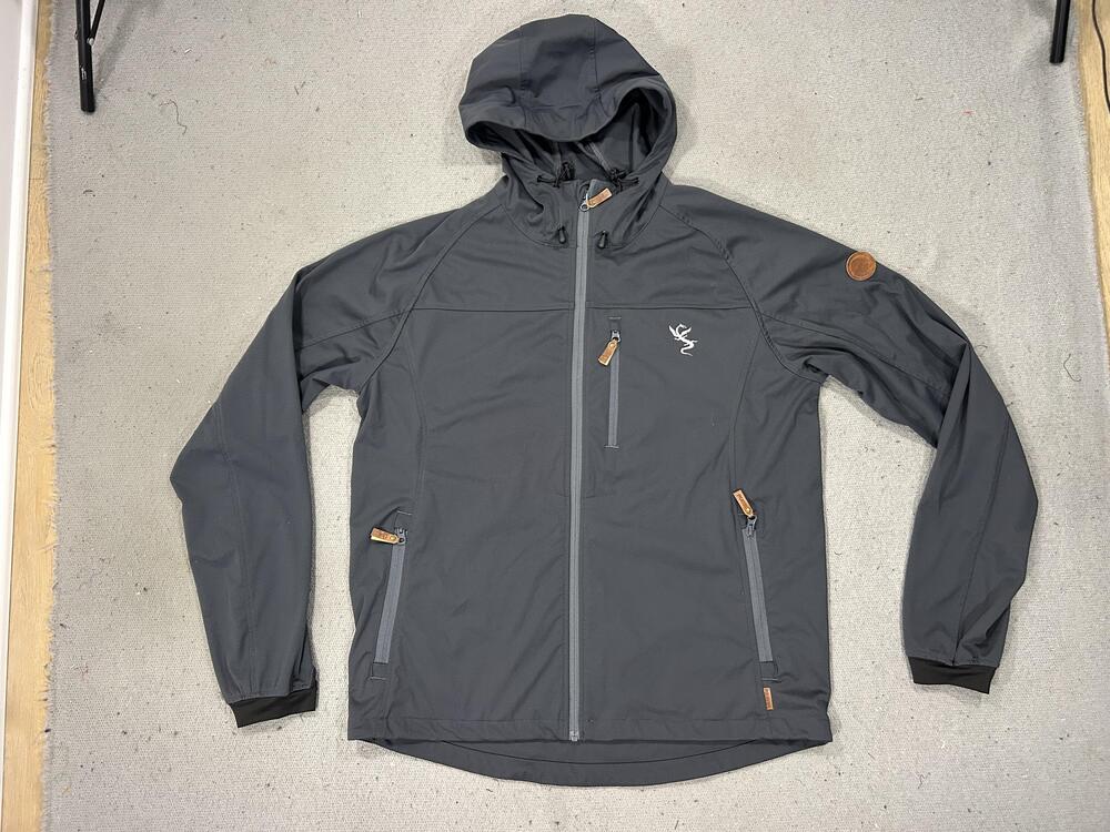 Pilatus Softshell Jacket Men Hooded Full Zip Gray Outdoor Hiking Trail 2132 Logo